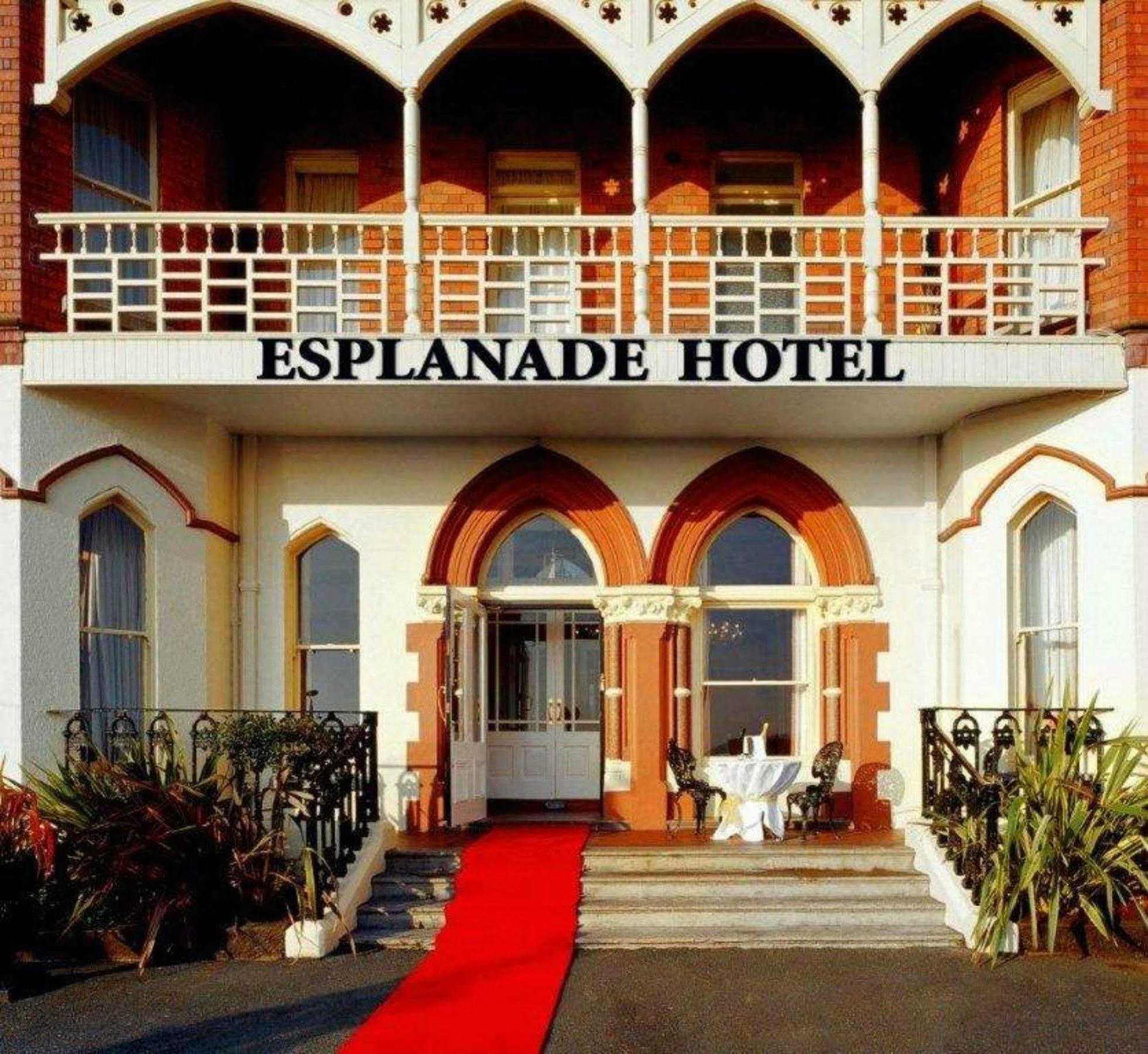 Esplanade Hotel On The Seafront เบรย์ ภายนอก รูปภาพ